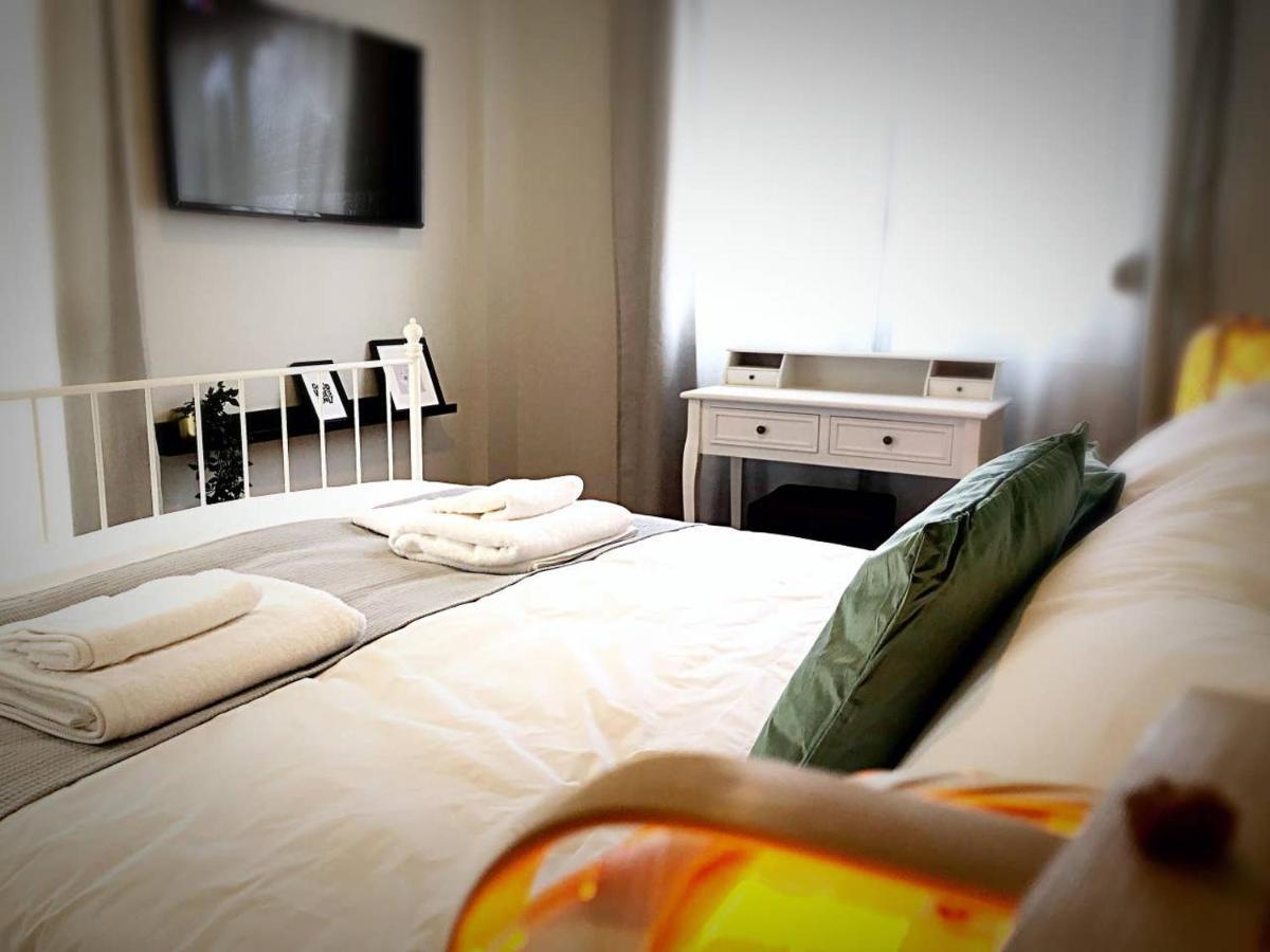 Victoria 5Star / 5Br Bigapt / Sauna / 2Min To Metro Athens Luaran gambar